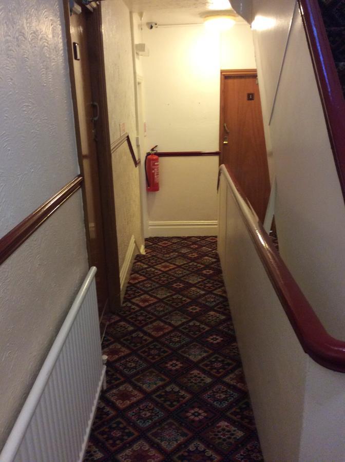 Shazron Bed & Breakfast Blackpool